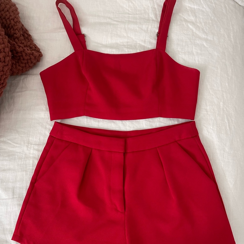 Showpo 2-piece short set, red, size 6, fits like a 4, worn 1 time